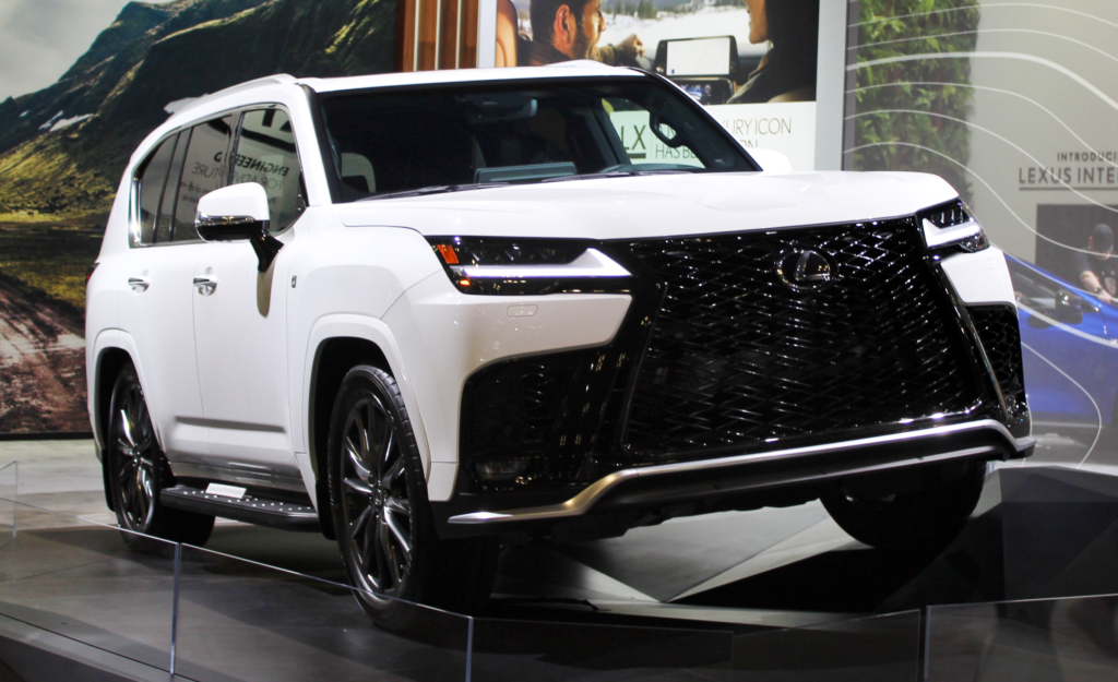 Lexus LX 600