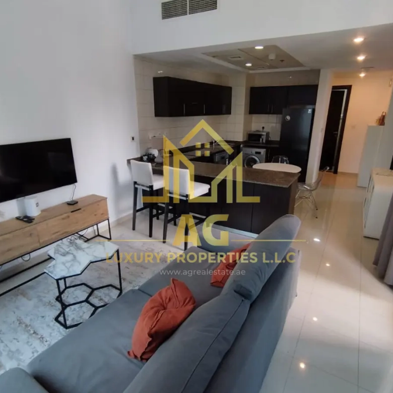 705 sqft / 65 sqm