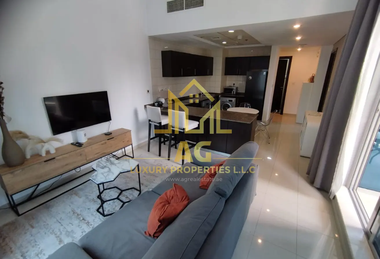 705 sqft / 65 sqm